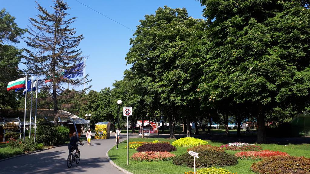 Apartments Flora Μπουργκάς Εξωτερικό φωτογραφία